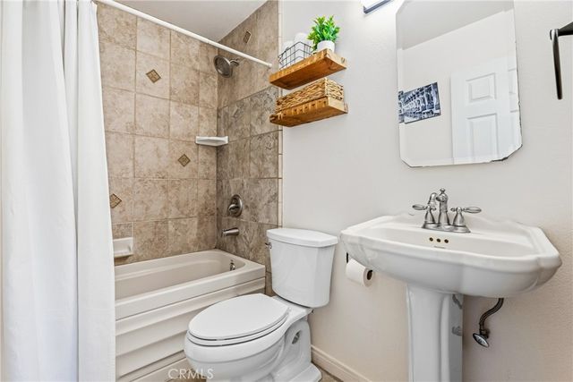 27394 Onlee, Saugus, CA 91350