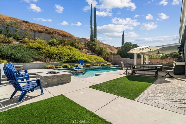 27394 Onlee, Saugus, CA 91350