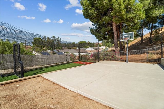 27394 Onlee, Saugus, CA 91350