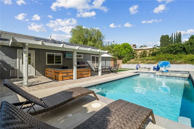 27394 Onlee, Saugus, CA 91350