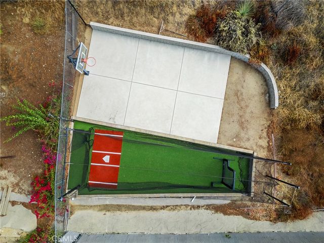 27394 Onlee, Saugus, CA 91350