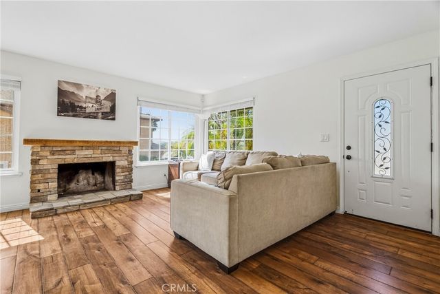 27394 Onlee, Saugus, CA 91350