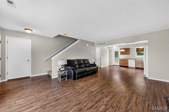 1049 Goss Court 2150B, Wentzville, MO 63385