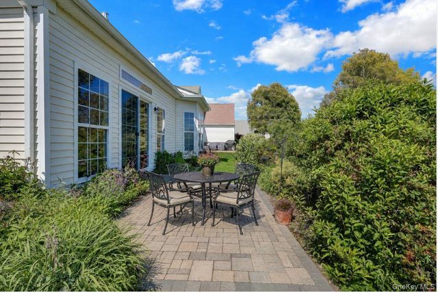 10 Louden Loop, Mount Sinai, NY 11766