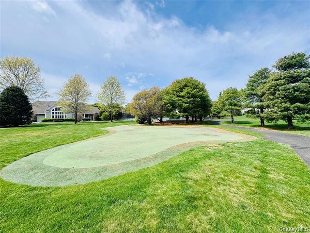 10 Louden Loop, Mount Sinai, NY 11766