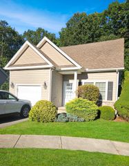 39 East Court 39, Colchester, CT 06415