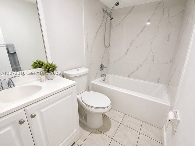 4550 NW 9th St 512E, Miami, FL 33126