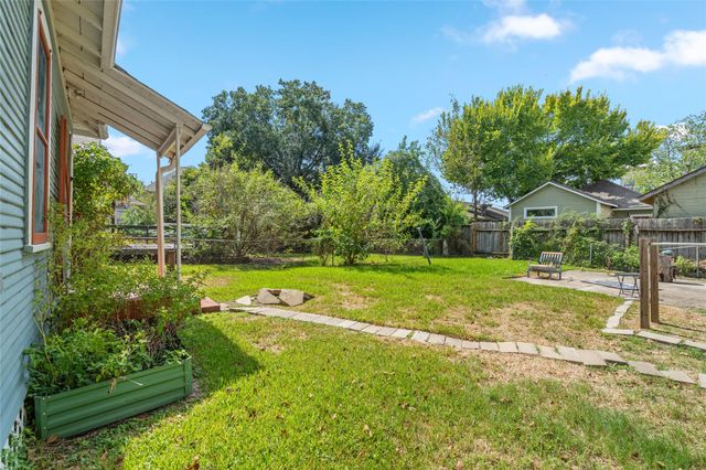 1417 Lawrence Street, Houston, TX 77008