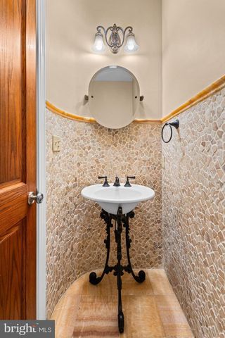 22 LEIGH DR, Ocean Pines, MD 21811