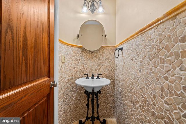 22 LEIGH DR, Ocean Pines, MD 21811