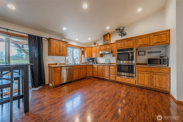 30608 40th Avenue E, Graham, WA 98338