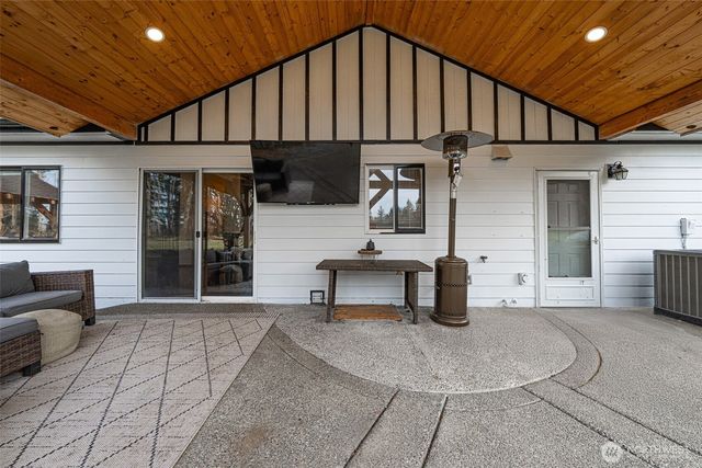 30608 40th Avenue E, Graham, WA 98338