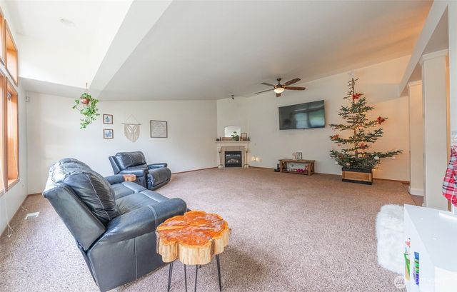 30608 40th Avenue E, Graham, WA 98338