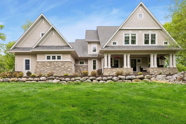 4420 Morning Dove Avenue N, Stillwater, MN 55082