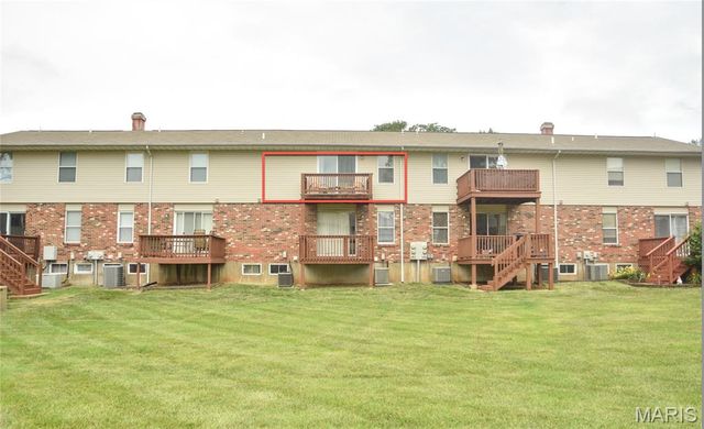 2221 Highland Hill Drive D, St Peters, MO 63376