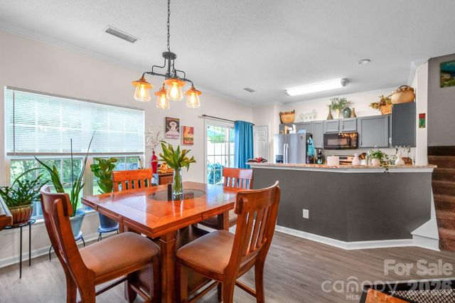2713 Mill Valley Court, Matthews, NC 28105