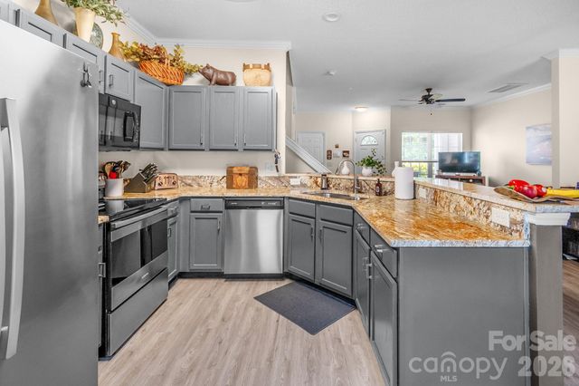 2713 Mill Valley Court, Matthews, NC 28105