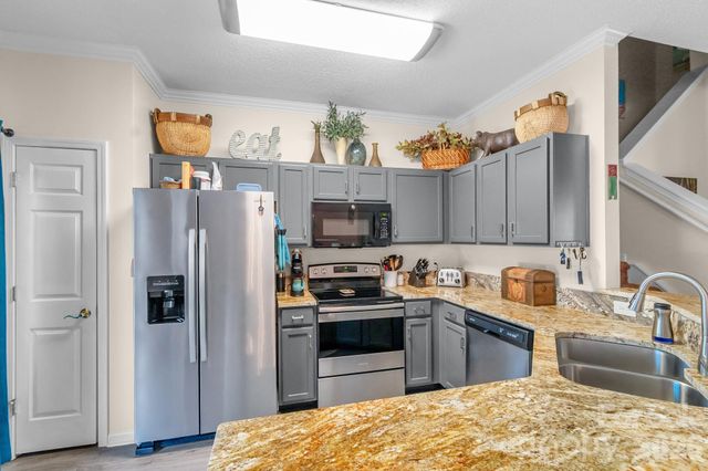 2713 Mill Valley Court, Matthews, NC 28105