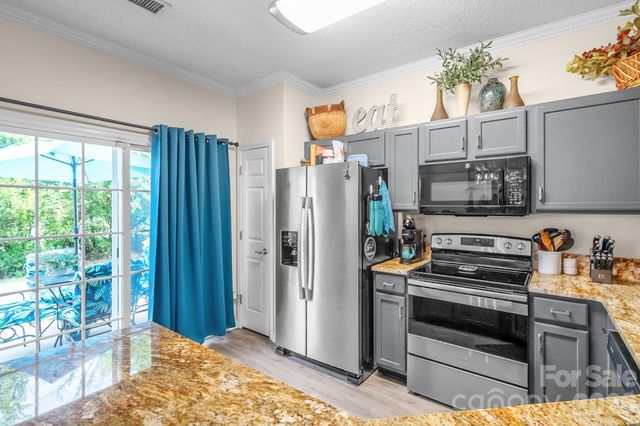 2713 Mill Valley Court, Matthews, NC 28105