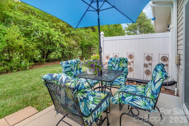 2713 Mill Valley Court, Matthews, NC 28105