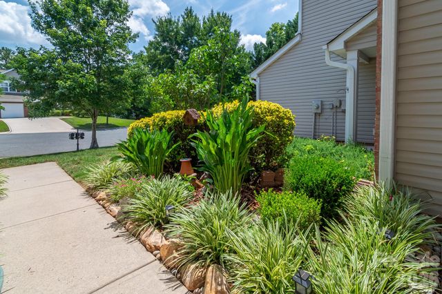 2713 Mill Valley Court, Matthews, NC 28105