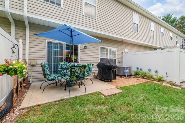 2713 Mill Valley Court, Matthews, NC 28105
