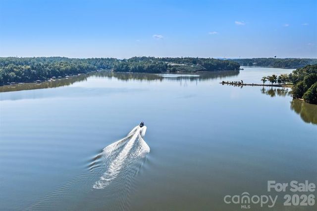 2263 Island Lake Drive, Charlotte, NC 28214