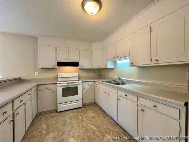 622 Glensford Drive, Fayetteville, NC 28304