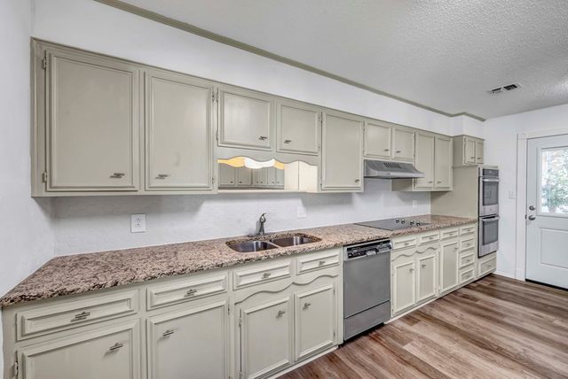 3204 W Wadley Ave, Midland, TX 79705