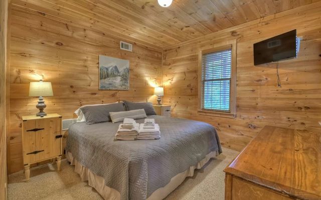 515 Amy Creek Circle, Ellijay, GA 30540