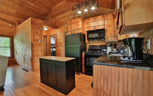 515 Amy Creek Circle, Ellijay, GA 30540