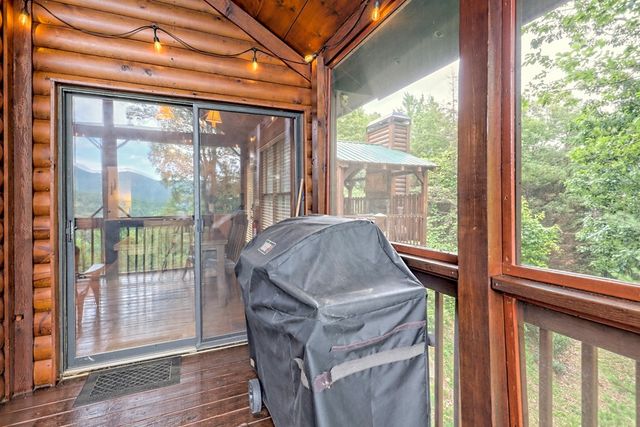 515 Amy Creek Circle, Ellijay, GA 30540