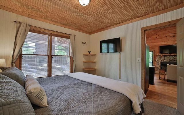 515 Amy Creek Circle, Ellijay, GA 30540