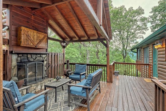 515 Amy Creek Circle, Ellijay, GA 30540