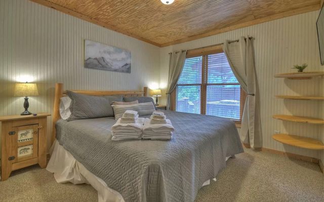 515 Amy Creek Circle, Ellijay, GA 30540