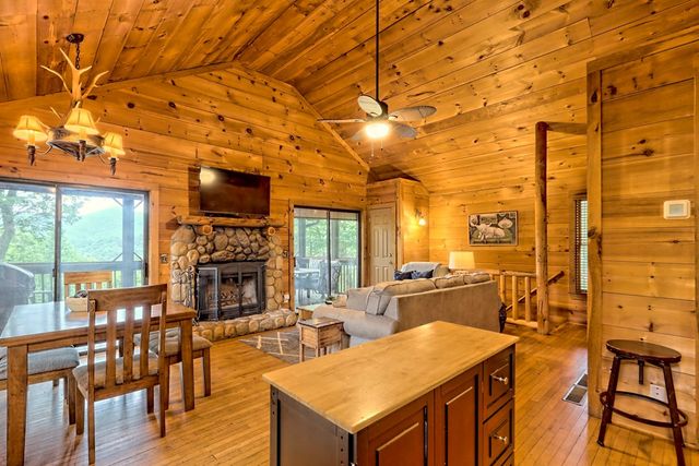 515 Amy Creek Circle, Ellijay, GA 30540