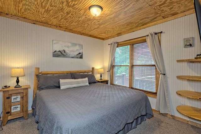 515 Amy Creek Circle, Ellijay, GA 30540