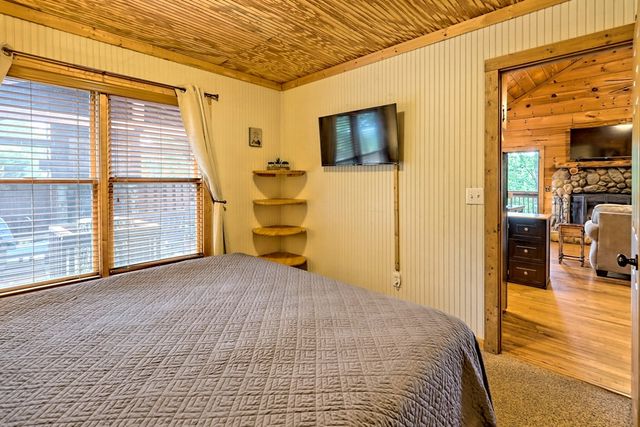 515 Amy Creek Circle, Ellijay, GA 30540