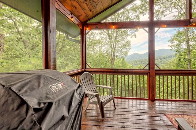 515 Amy Creek Circle, Ellijay, GA 30540