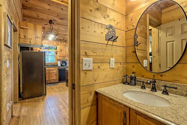 515 Amy Creek Circle, Ellijay, GA 30540