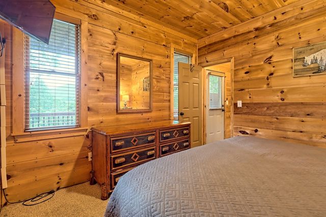 515 Amy Creek Circle, Ellijay, GA 30540