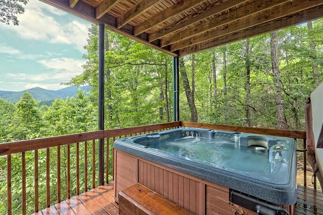 515 Amy Creek Circle, Ellijay, GA 30540