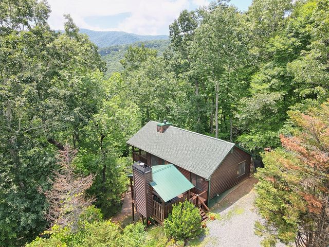 515 Amy Creek Circle, Ellijay, GA 30540