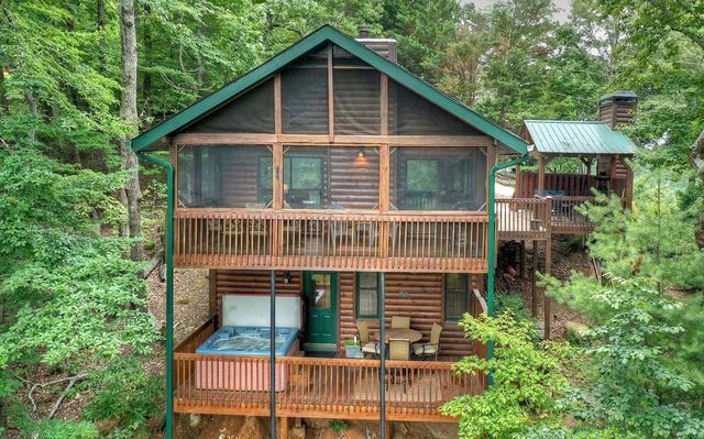 515 Amy Creek Circle, Ellijay, GA 30540