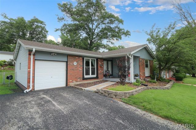 2123 Quirinal Court, Fenton, MO 63026