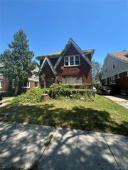 5282 Lakeview Street, Detroit, MI 48213
