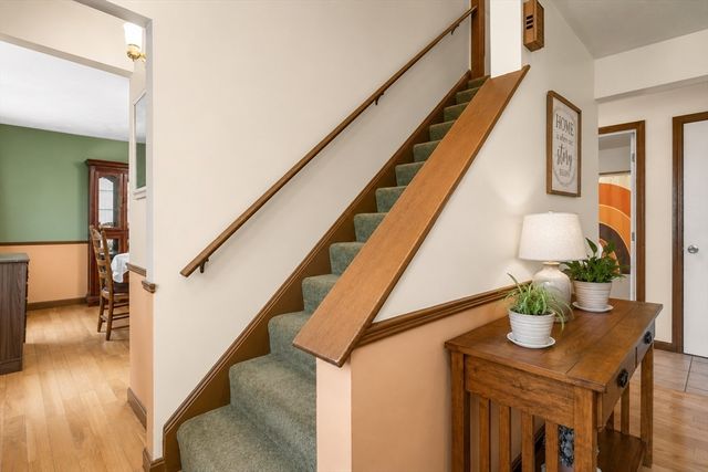 8 Portsmouth Rd, Amesbury, MA 01913
