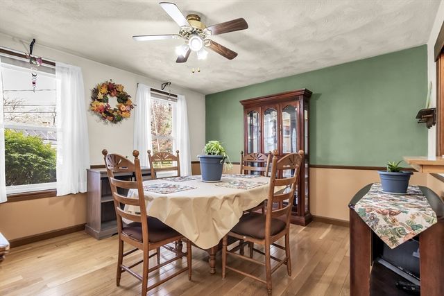 8 Portsmouth Rd, Amesbury, MA 01913