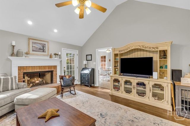 27 Oak Side Court, Richmond Hill, GA 31324