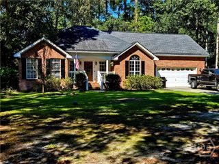 27 Oak Side Court, Richmond Hill, GA 31324